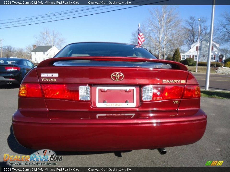 2001 Toyota Camry XLE V6 Vintage Red Pearl / Oak Photo #8
