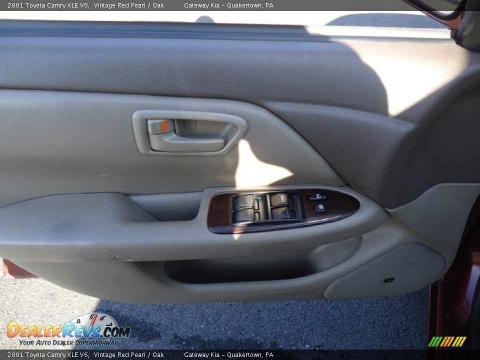 2001 Toyota Camry XLE V6 Vintage Red Pearl / Oak Photo #11
