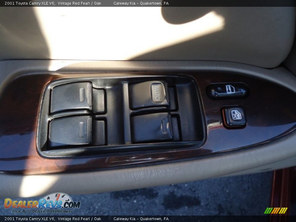 2001 Toyota Camry XLE V6 Vintage Red Pearl / Oak Photo #12