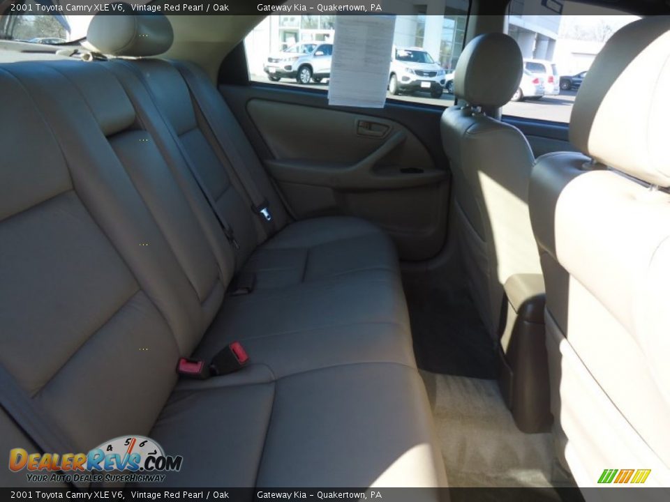 2001 Toyota Camry XLE V6 Vintage Red Pearl / Oak Photo #17