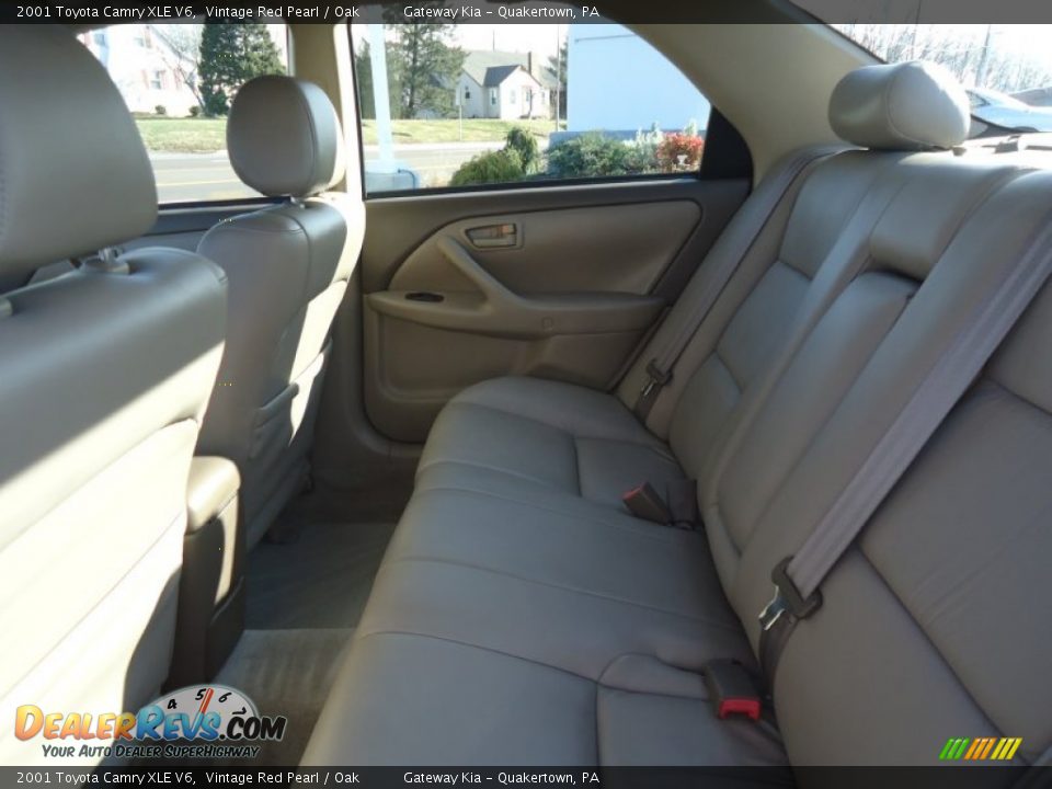 2001 Toyota Camry XLE V6 Vintage Red Pearl / Oak Photo #21