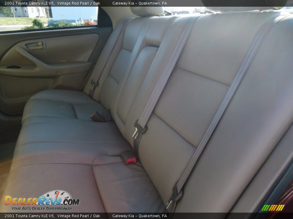 2001 Toyota Camry XLE V6 Vintage Red Pearl / Oak Photo #22