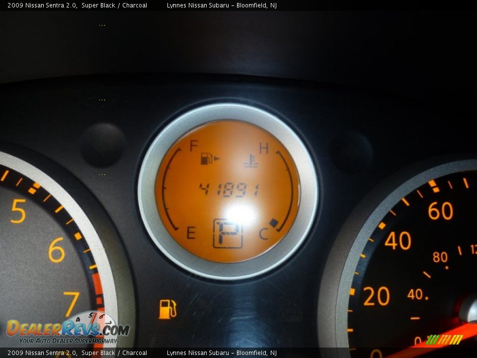 2009 Nissan Sentra 2.0 Super Black / Charcoal Photo #8