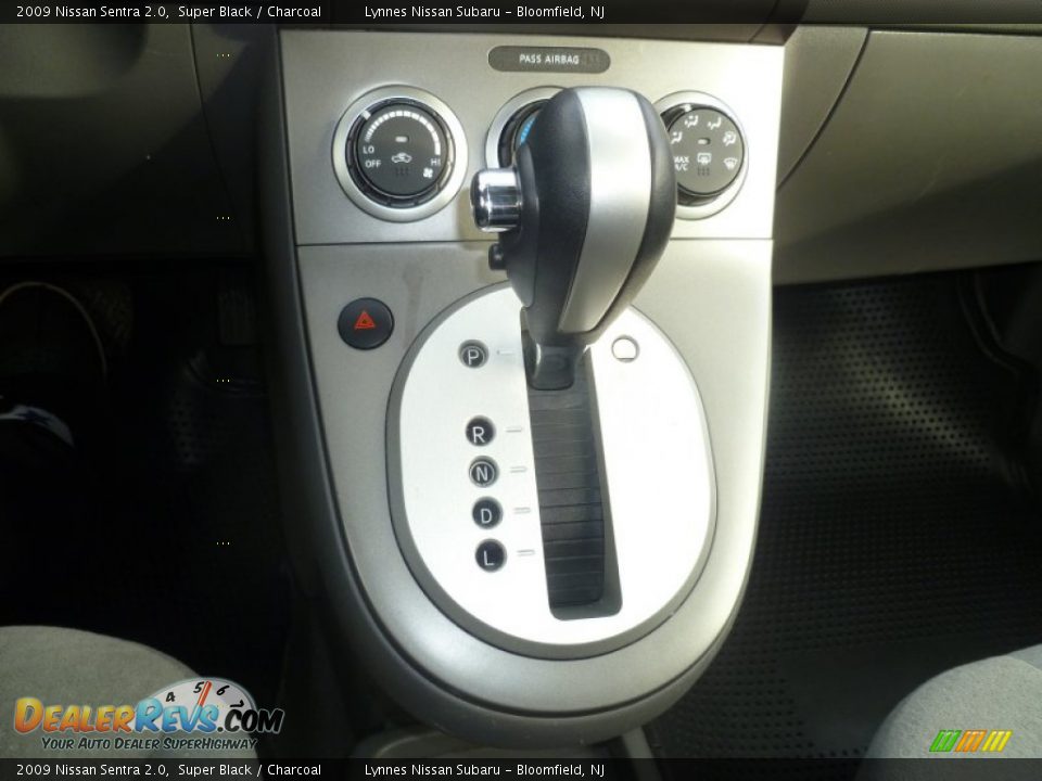 2009 Nissan Sentra 2.0 Super Black / Charcoal Photo #12