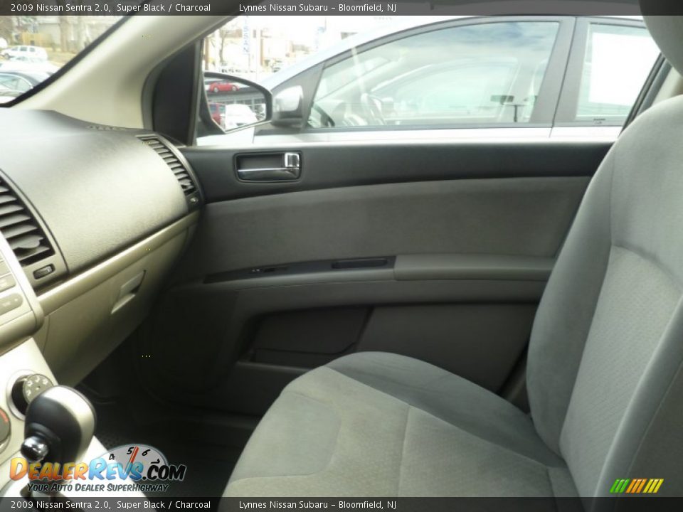 2009 Nissan Sentra 2.0 Super Black / Charcoal Photo #16