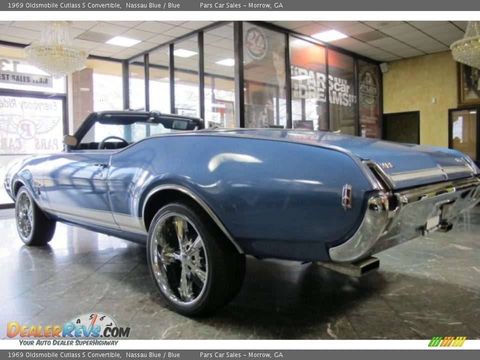 1969 Oldsmobile Cutlass S Convertible Nassau Blue / Blue Photo #2