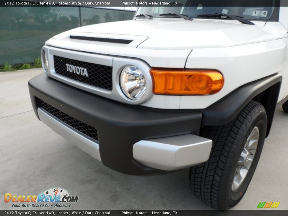 2012 Toyota FJ Cruiser 4WD Iceberg White / Dark Charcoal Photo #10