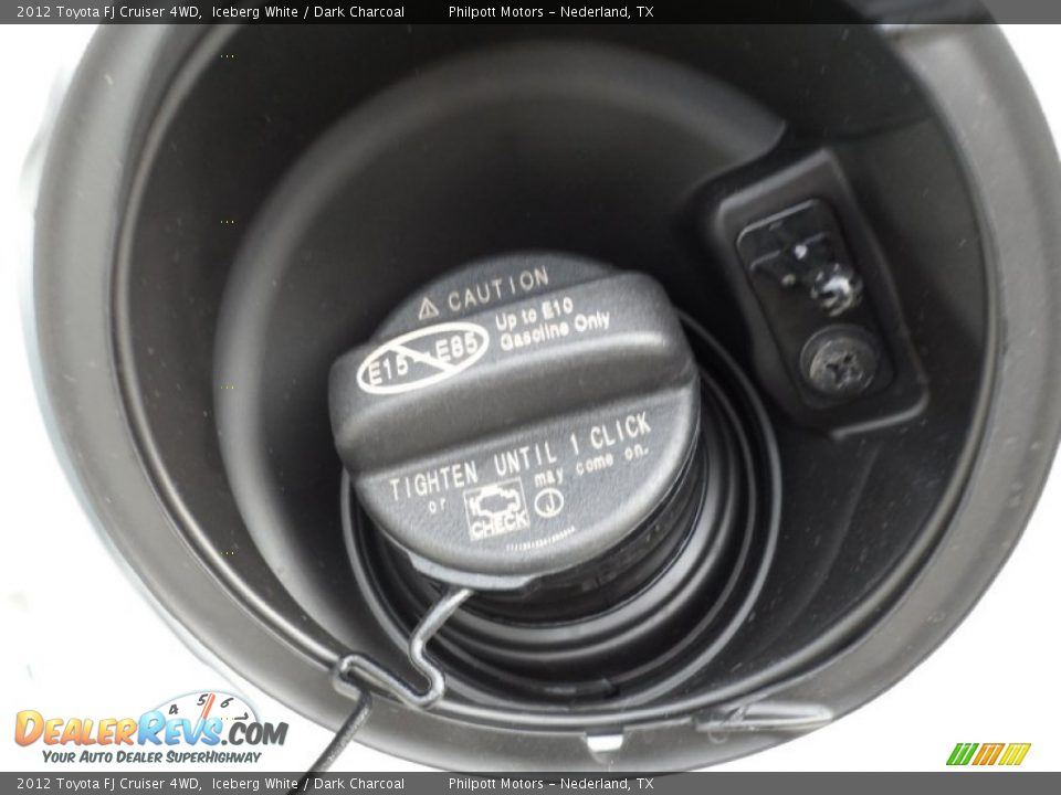 2012 Toyota FJ Cruiser 4WD Iceberg White / Dark Charcoal Photo #14