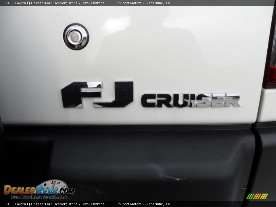 2012 Toyota FJ Cruiser 4WD Iceberg White / Dark Charcoal Photo #16