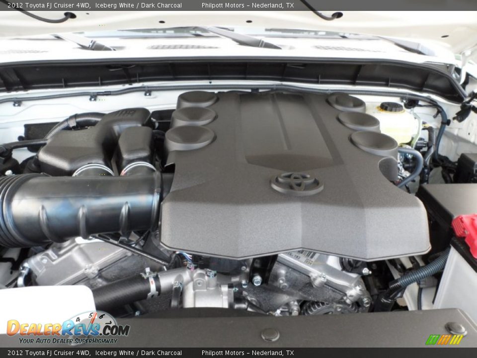 2012 Toyota FJ Cruiser 4WD Iceberg White / Dark Charcoal Photo #17