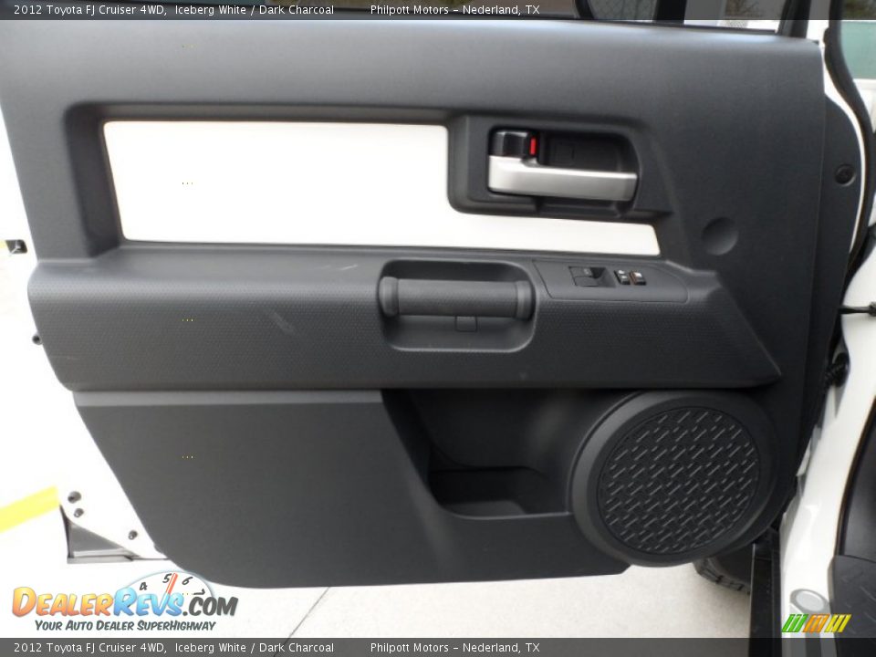 2012 Toyota FJ Cruiser 4WD Iceberg White / Dark Charcoal Photo #24