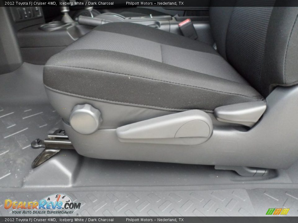 2012 Toyota FJ Cruiser 4WD Iceberg White / Dark Charcoal Photo #27