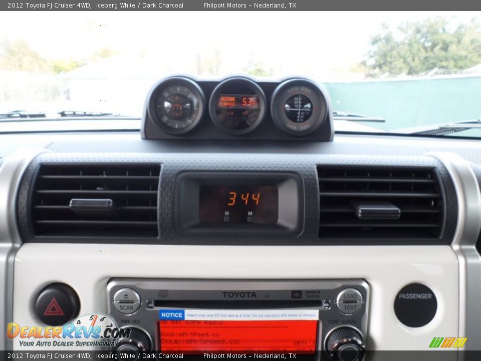 2012 Toyota FJ Cruiser 4WD Iceberg White / Dark Charcoal Photo #29