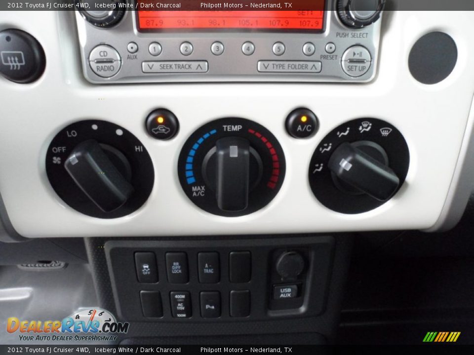 2012 Toyota FJ Cruiser 4WD Iceberg White / Dark Charcoal Photo #31