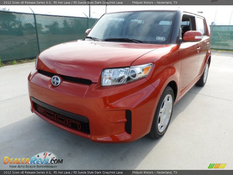 Front 3/4 View of 2012 Scion xB Release Series 9.0 Photo #7