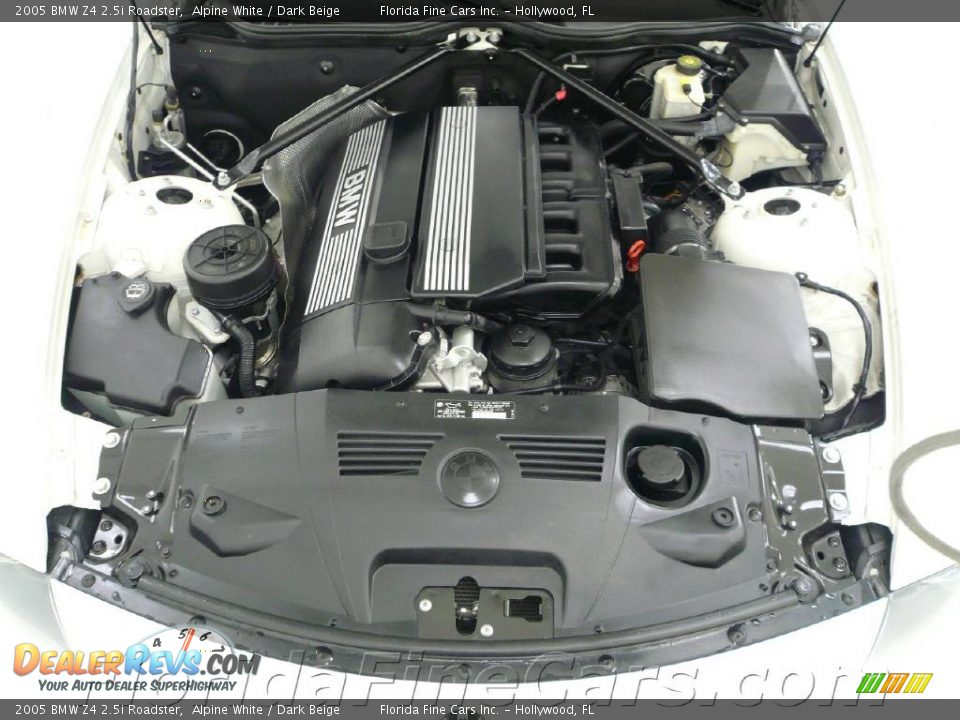 2005 BMW Z4 2.5i Roadster Alpine White / Dark Beige Photo #11