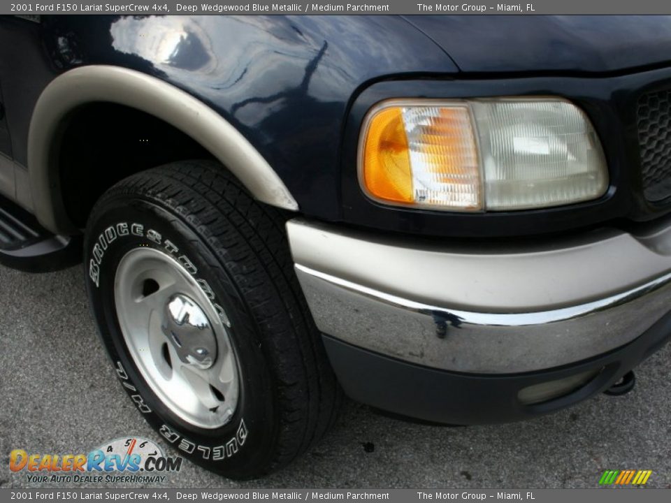 2001 Ford F150 Lariat SuperCrew 4x4 Deep Wedgewood Blue Metallic / Medium Parchment Photo #24