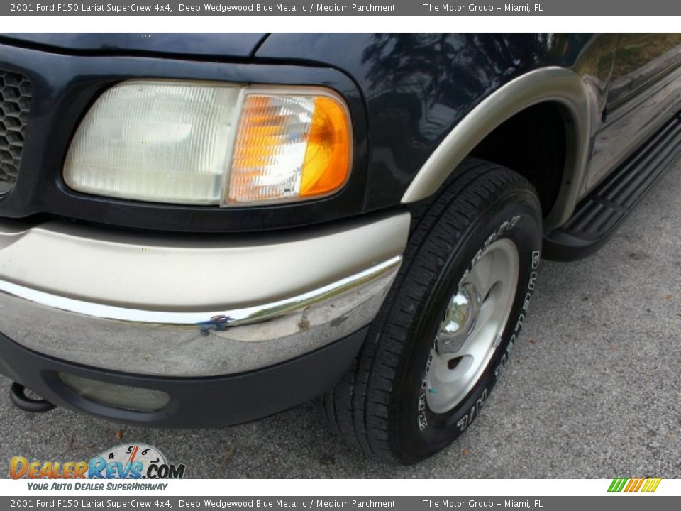 2001 Ford F150 Lariat SuperCrew 4x4 Deep Wedgewood Blue Metallic / Medium Parchment Photo #25