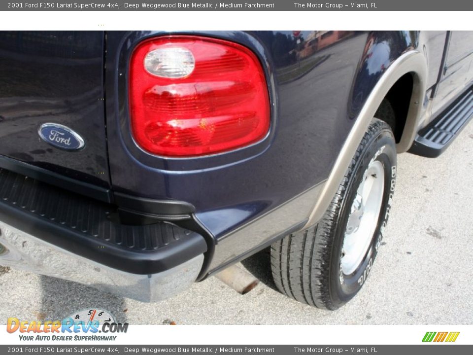 2001 Ford F150 Lariat SuperCrew 4x4 Deep Wedgewood Blue Metallic / Medium Parchment Photo #27