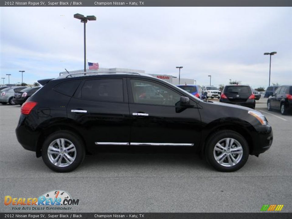 Black nissan rouge #8