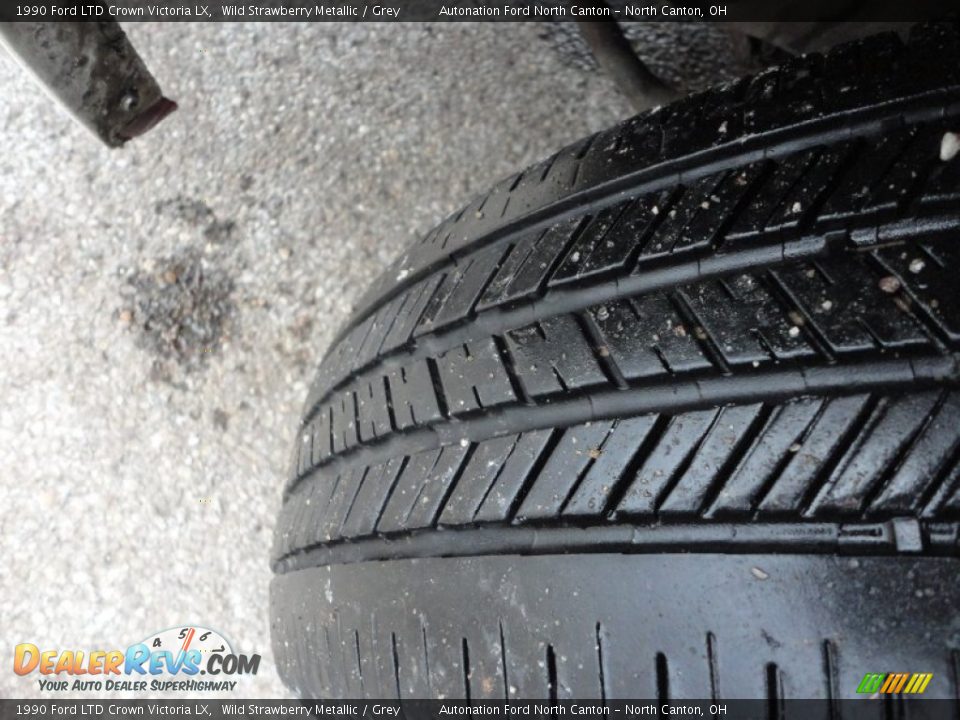 1990 Ford LTD Crown Victoria LX Wild Strawberry Metallic / Grey Photo #14
