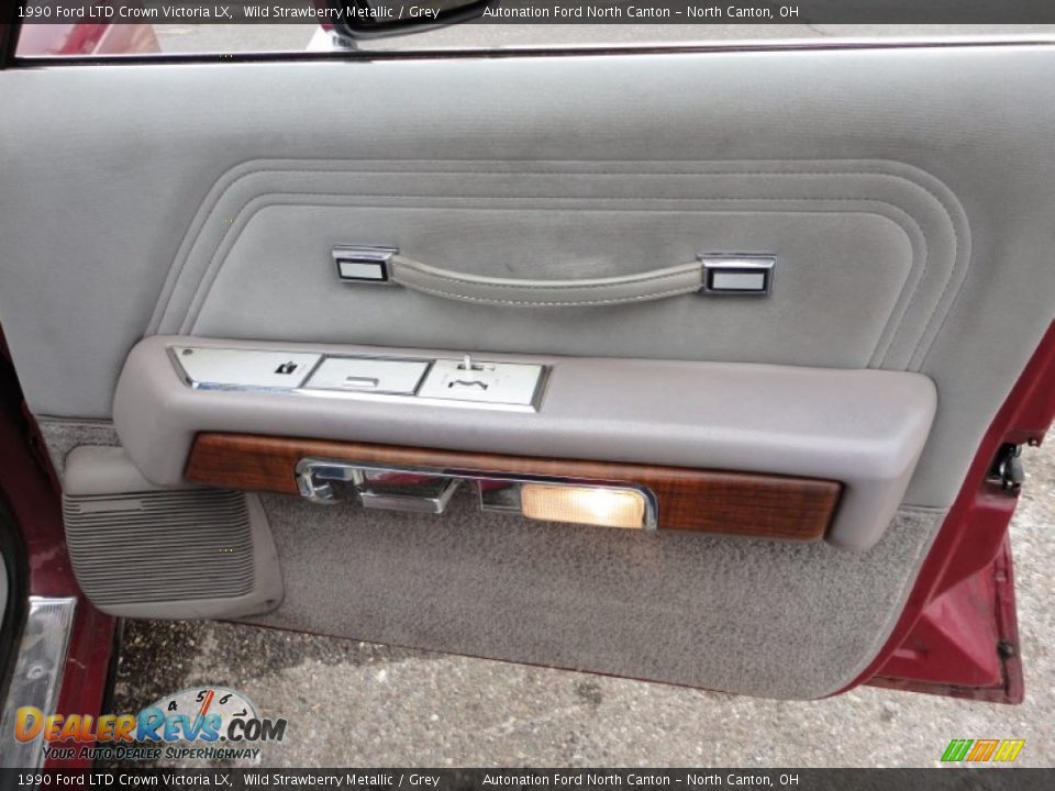 Door Panel of 1990 Ford LTD Crown Victoria LX Photo #19