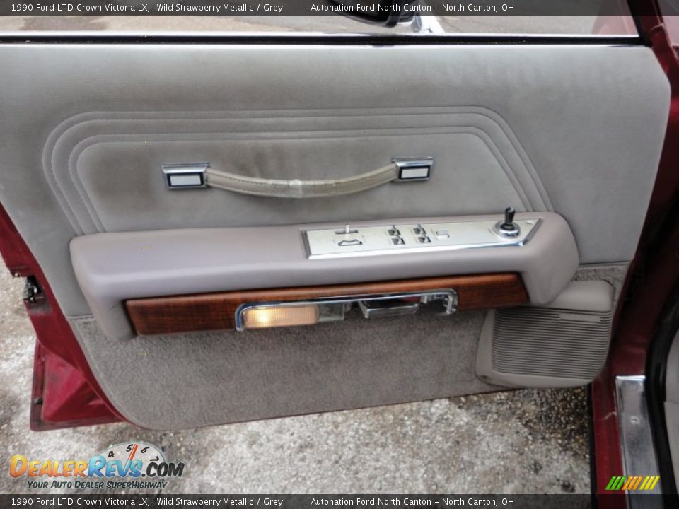 Door Panel of 1990 Ford LTD Crown Victoria LX Photo #21