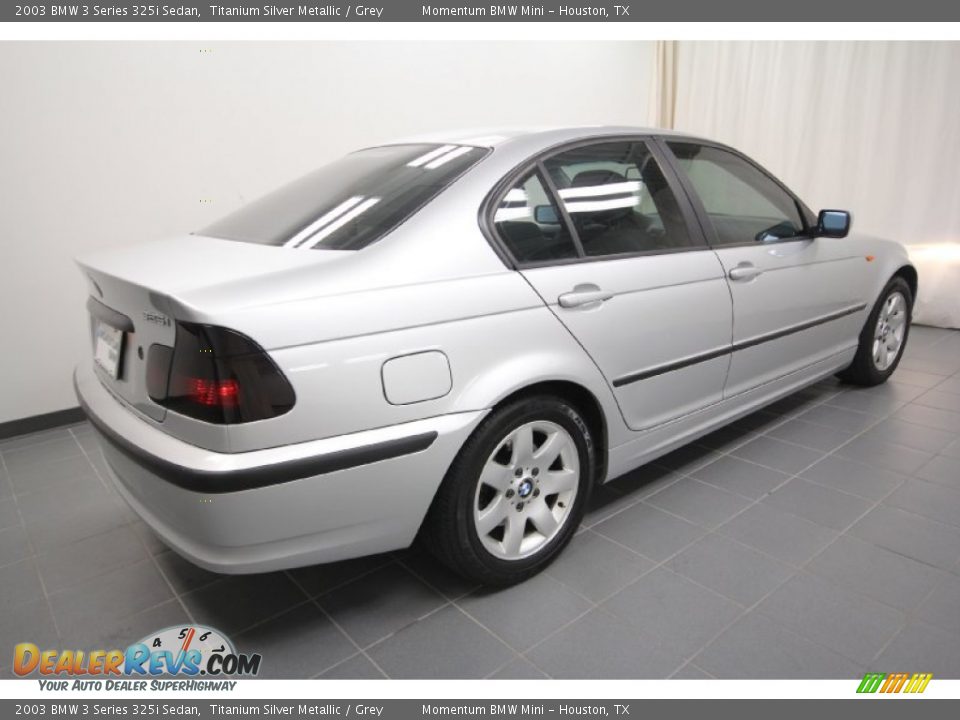2003 BMW 3 Series 325i Sedan Titanium Silver Metallic / Grey Photo #13