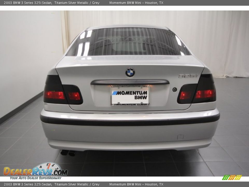 2003 BMW 3 Series 325i Sedan Titanium Silver Metallic / Grey Photo #14