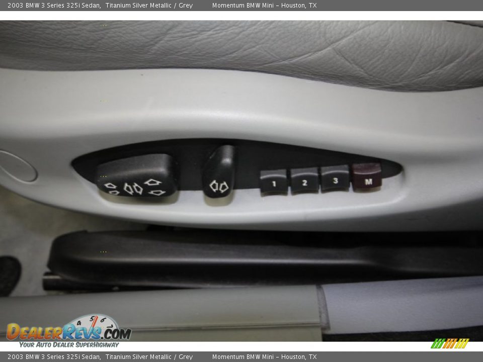 2003 BMW 3 Series 325i Sedan Titanium Silver Metallic / Grey Photo #18