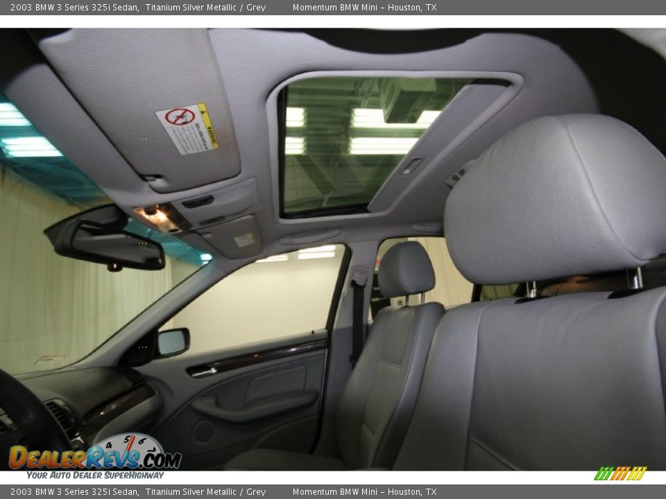 2003 BMW 3 Series 325i Sedan Titanium Silver Metallic / Grey Photo #28