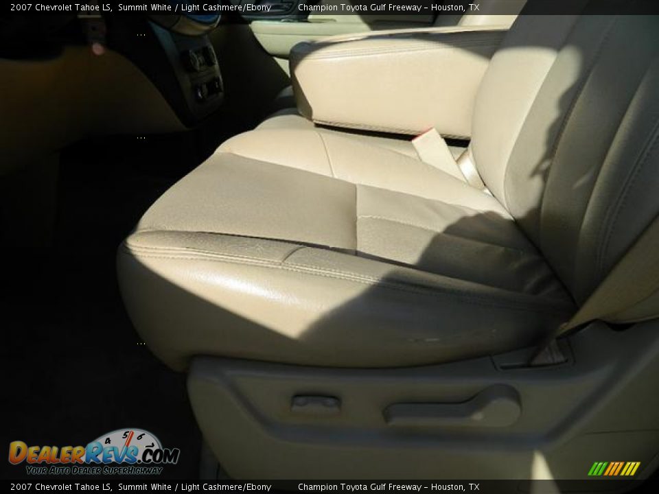 2007 Chevrolet Tahoe LS Summit White / Light Cashmere/Ebony Photo #18