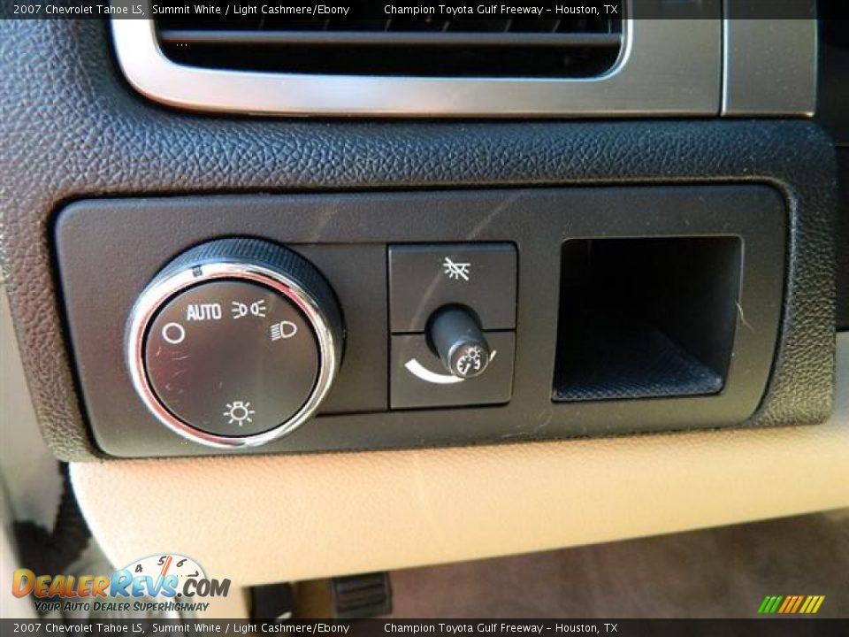 2007 Chevrolet Tahoe LS Summit White / Light Cashmere/Ebony Photo #19