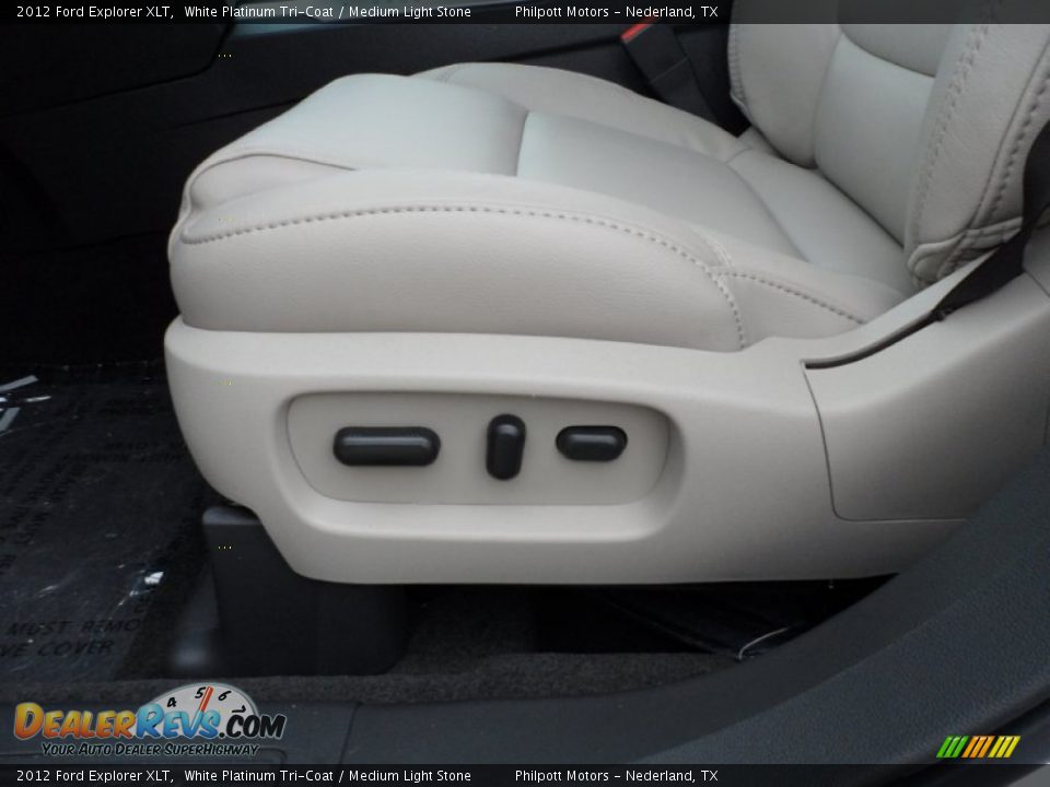 2012 Ford Explorer XLT White Platinum Tri-Coat / Medium Light Stone Photo #30