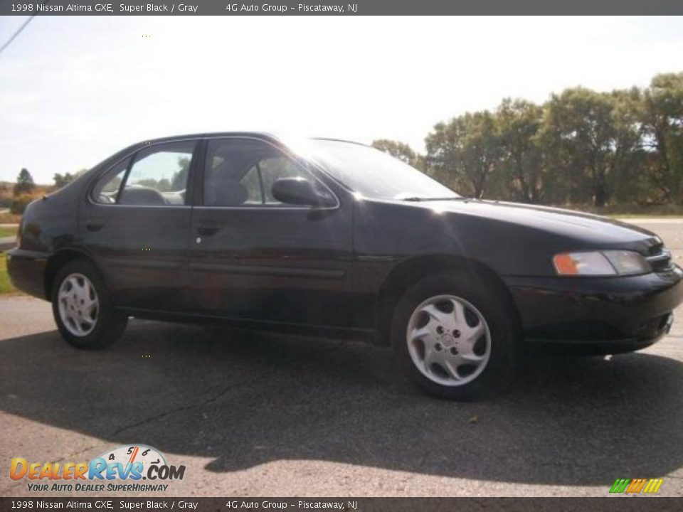 1998 Nissan Altima GXE Super Black / Gray Photo #1