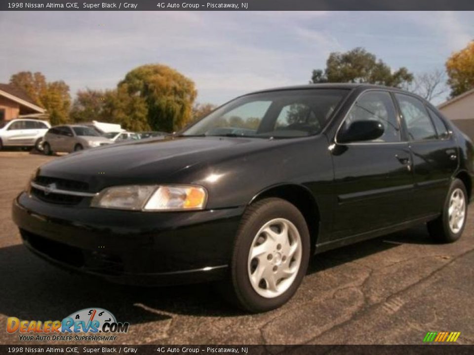 1998 Nissan Altima GXE Super Black / Gray Photo #3