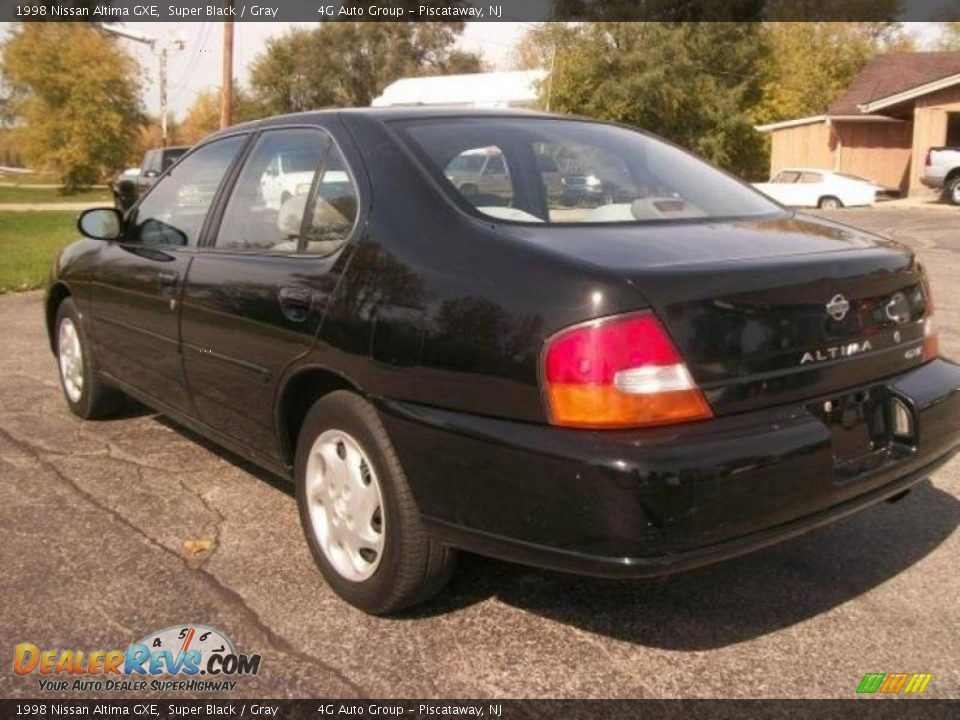 1998 Nissan Altima GXE Super Black / Gray Photo #5