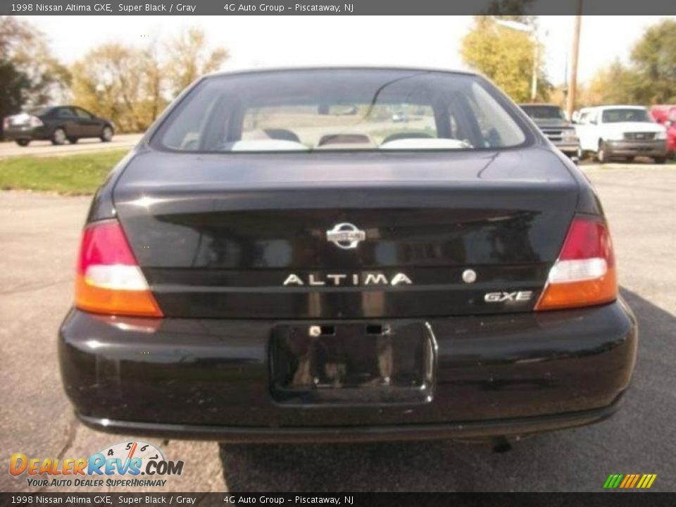 1998 Nissan Altima GXE Super Black / Gray Photo #6