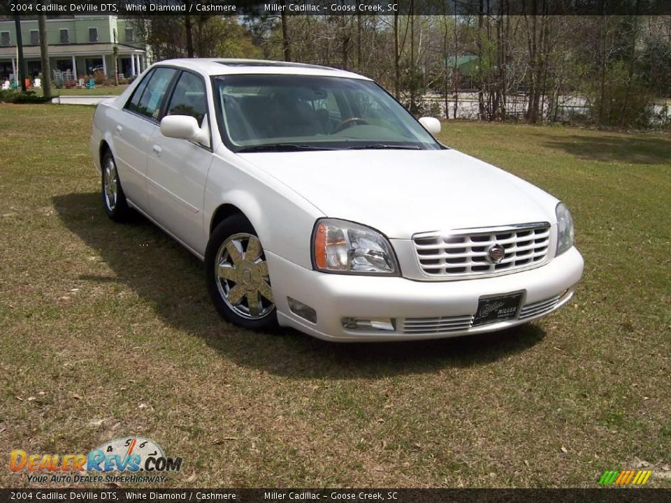 2004 Cadillac DeVille DTS White Diamond / Cashmere Photo #3