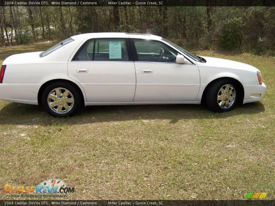 2004 Cadillac DeVille DTS White Diamond / Cashmere Photo #4