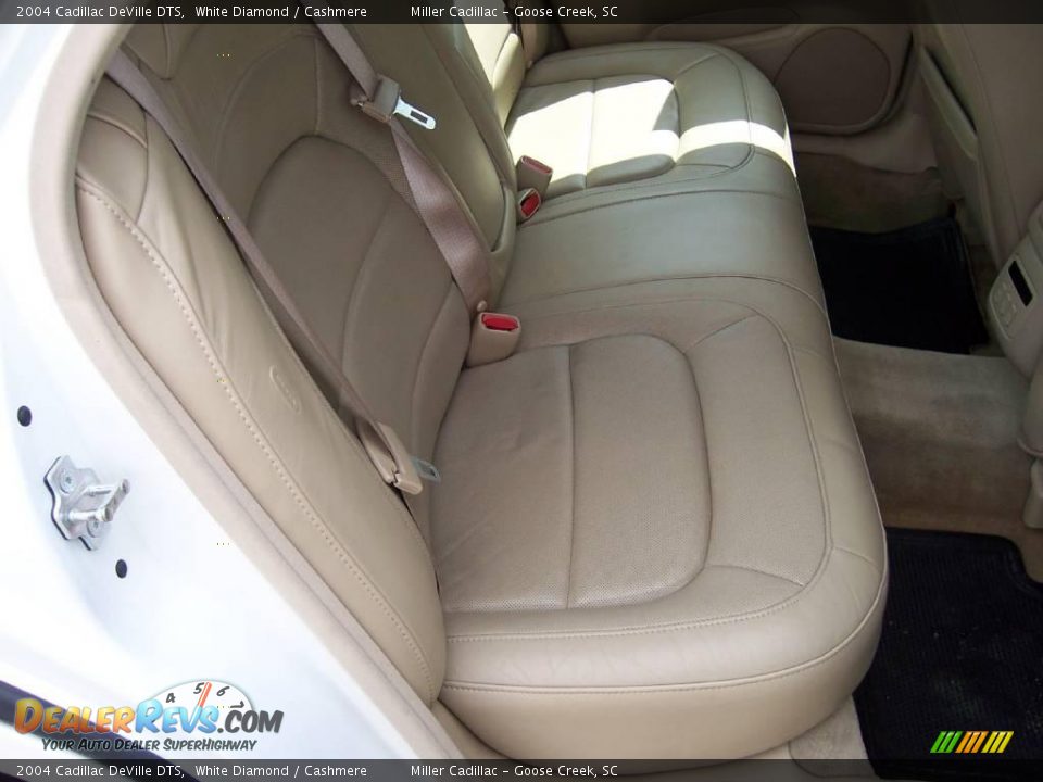 2004 Cadillac DeVille DTS White Diamond / Cashmere Photo #14