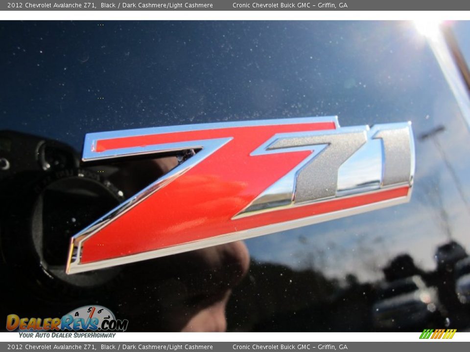 2012 Chevrolet Avalanche Z71 Logo Photo #12