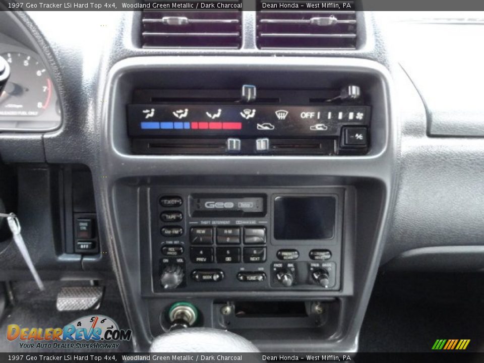 1997 Geo Tracker LSi Hard Top 4x4 Woodland Green Metallic / Dark Charcoal Photo #18