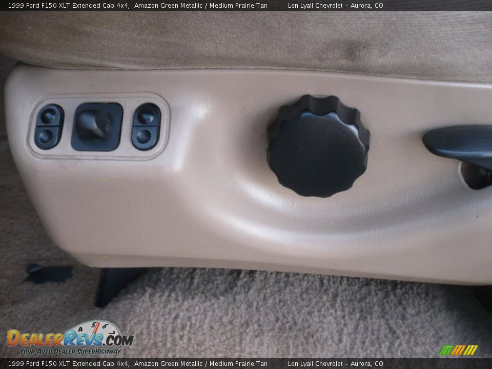 Controls of 1999 Ford F150 XLT Extended Cab 4x4 Photo #21