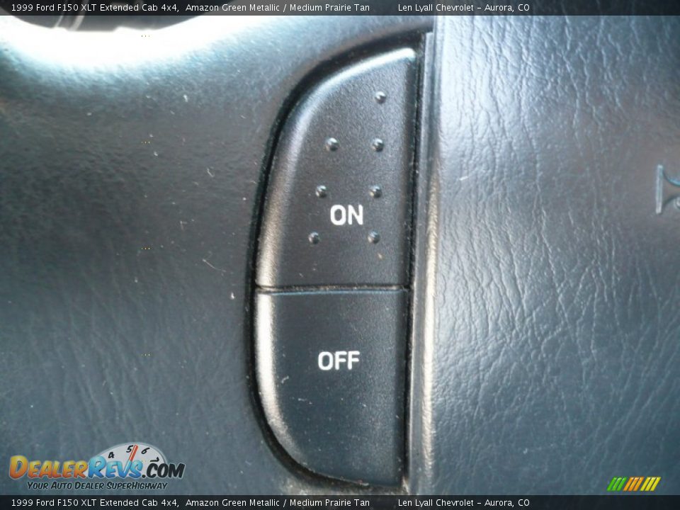 Controls of 1999 Ford F150 XLT Extended Cab 4x4 Photo #22
