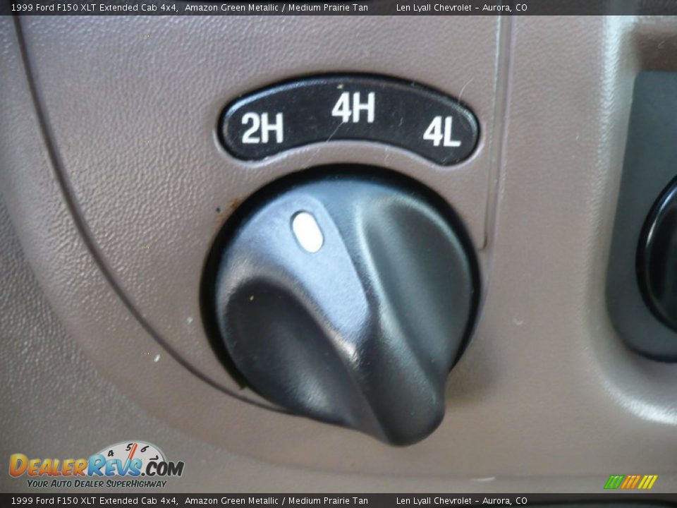 Controls of 1999 Ford F150 XLT Extended Cab 4x4 Photo #25