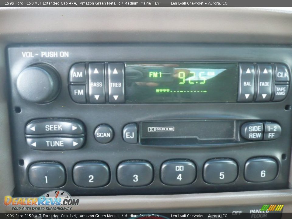 Audio System of 1999 Ford F150 XLT Extended Cab 4x4 Photo #26