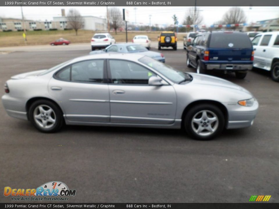 1999 Pontiac Grand Prix GT Sedan Silvermist Metallic / Graphite Photo #2