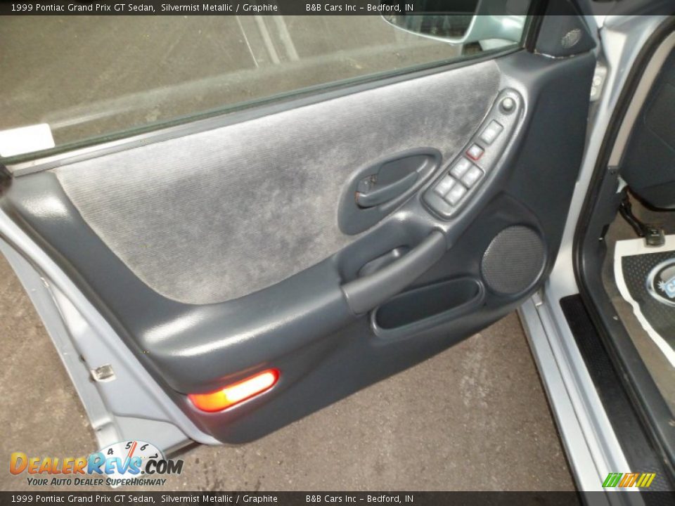 1999 Pontiac Grand Prix GT Sedan Silvermist Metallic / Graphite Photo #14