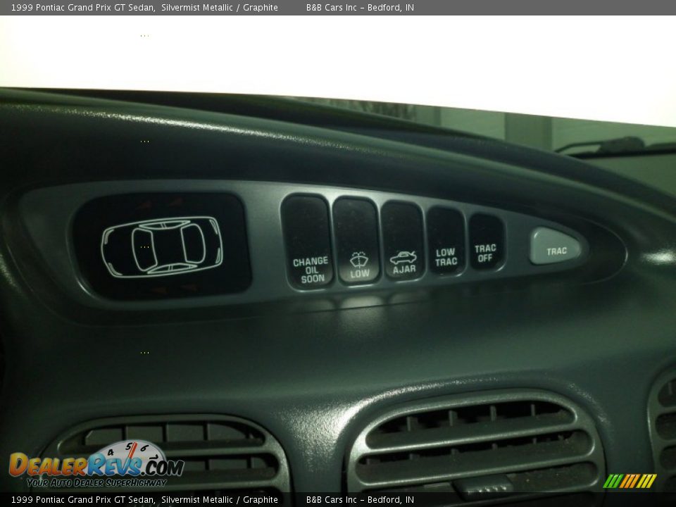 1999 Pontiac Grand Prix GT Sedan Silvermist Metallic / Graphite Photo #16